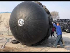 2.5*4m Standardowa inspekcja ISO pneumatyczny odbijacz gumowy Yokohama z czarnymi oponami