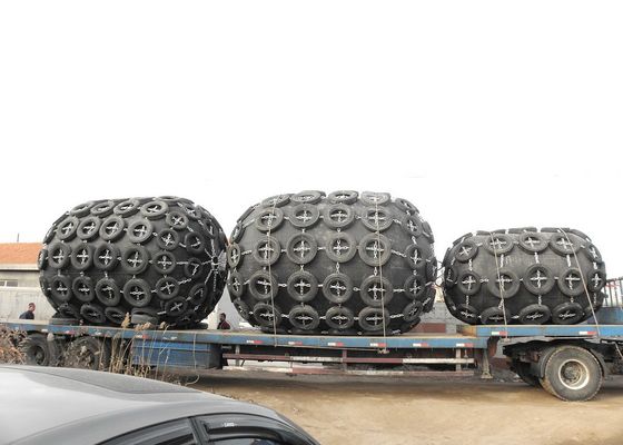 Jakość Wysokowydajny pneumatyczny gumowy błotnik z certyfikatem ISO17357 typu Yokohama fabryka