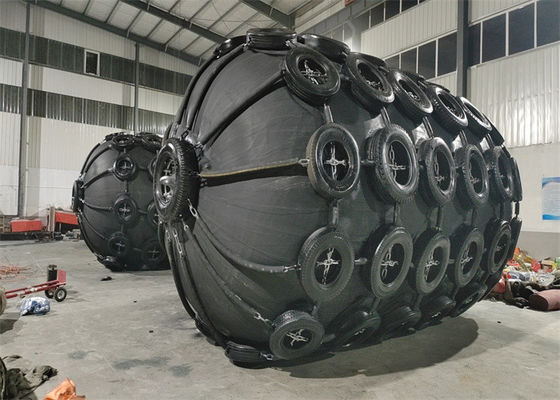 Jakość Sprzedam czarny pneumatyczny błotnik gumowy ISO17357 Standard 3,3*6,5M 50Kpa fabryka