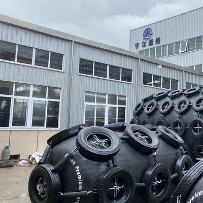 Jakość Two-year Warranty Pneumatic Rubber Fender 2.5*5.5M For Vessel Berthing fabryka