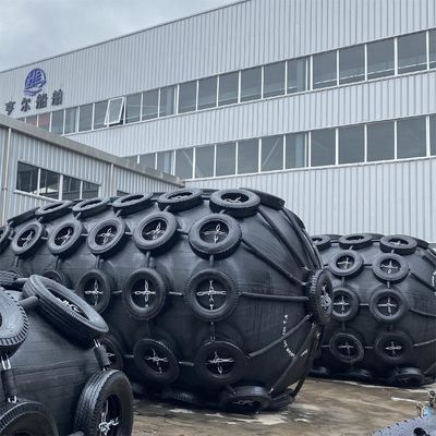 Jakość Two-year Warranty Pneumatic Rubber Fender 2.5*5.5M For Vessel Berthing fabryka