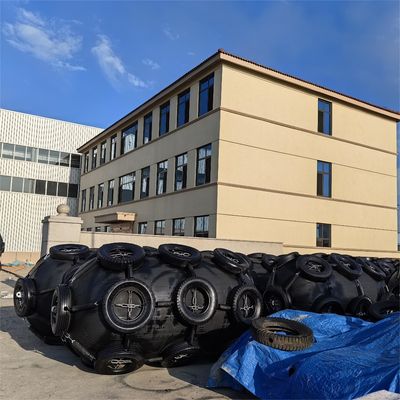 Jakość Two-year Warranty Pneumatic Rubber Fender 2.5*5.5M For Vessel Berthing fabryka