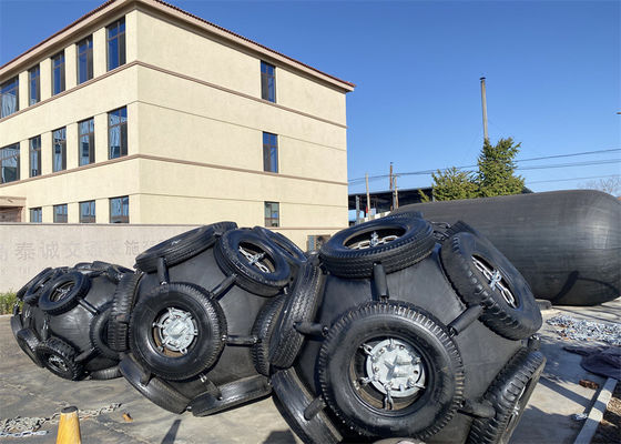 Jakość Pływające płaszcze gumowe pneumatyczne typu Yokohama ISO 17357 fabryka