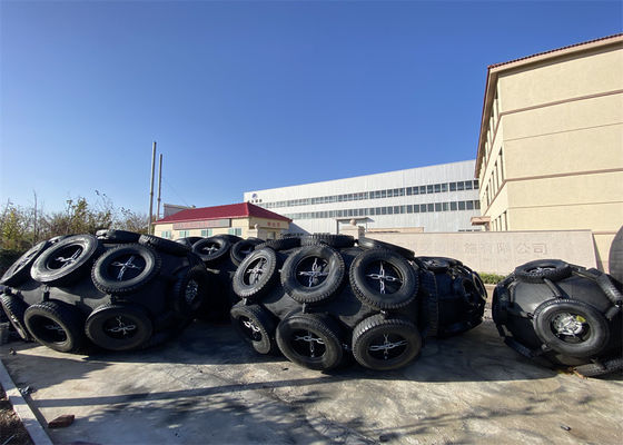 Jakość Pływające płaszcze gumowe pneumatyczne typu Yokohama ISO 17357 fabryka