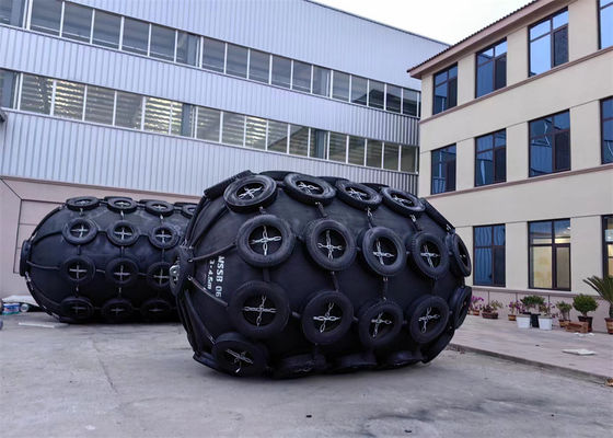 Jakość STS Pneumatyczny Fender Gumowy Marine Fender Do Marynarki fabryka