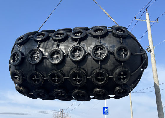 Jakość 6 to 12 Years Design Life Pneumatic Marine Fender with 50kPa/80kPa Working Pressure for Ship-to-ship and Ship-to-dock Protection Fabryka