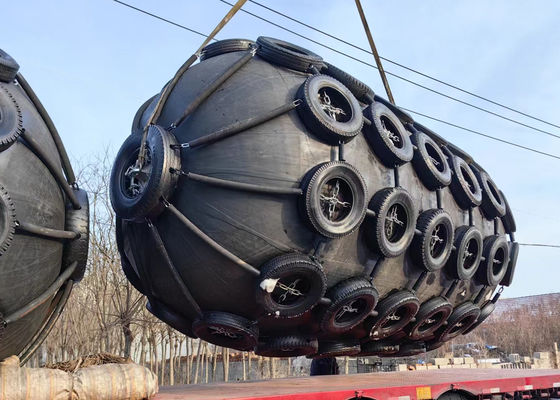 Jakość 6 to 12 Years Design Life Pneumatic Marine Fender with 50kPa/80kPa Working Pressure for Ship-to-ship and Ship-to-dock Protection Fabryka