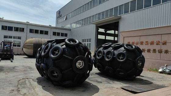 Jakość 2 lata gwarancji Gumowy skrętarz na statki morskie Yokohama Pneumatyczny gumowy skrętarz fabryka