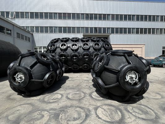 Jakość Łatwo dopasowane cylindry pływające pneumatyczne gumowe płaszcze ochronne fabryka