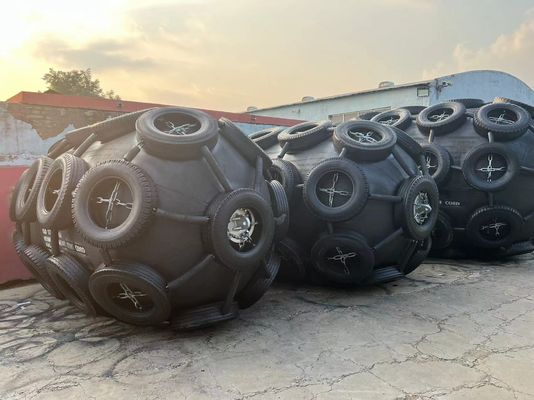 Jakość Dobrą jakość STS 50Kpa Czarny pneumatyczny gumowy fender Yokohama Fender fabryka