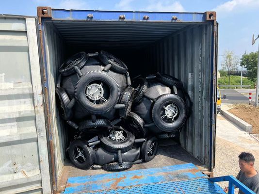Jakość Statki Sieć / Sling Typy Pneumatyczny Gumowy Fender 50kpa / 80kpa Nadmuchowy fabryka