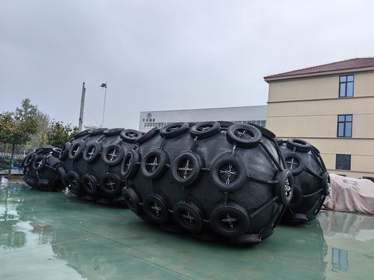 Jakość Rubber Pneumatic Marine Fender Protection for Pressure Situations Fabryka