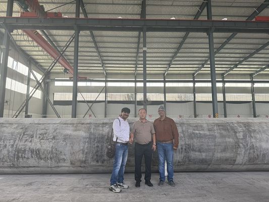 Jakość Dostosowana gumowa poduszka powietrzna dla statków do ratownictwa i podnoszenia fabryka