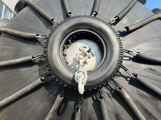 Jakość Wydajność Czarny cylinder Pneumatyczne Fenders Marine fabryka