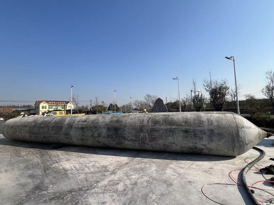 Jakość wytrzymałość Gumka i włókna syntetyczne Gumowe poduszki powietrzne dla statków powietrznych Doskonałe ciśnienie wybuchowe 0,3 MPa do 0,5 MPa Idealne do zastosowań morskich fabryka