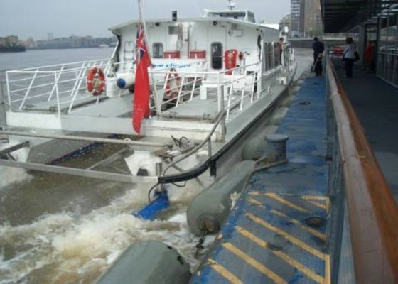 Jakość Poliuretanowa pianka wypełniona jachtem Fender EVA Marine Pływająca błotnica z łańcuchem fabryka