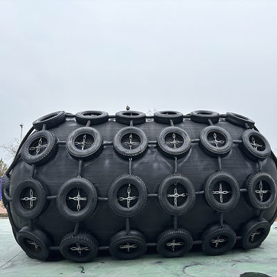Jakość 50kPa Pneumatic Marine Fender Yokohama Fender for Ship-to-ship with 6-10 Years Lifespan Fabryka