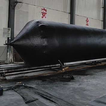Jakość Chińskie innowacyjne poduszki powietrzne z gumy morskiej     Różnorodne, wydajne i oszczędne rozwiązania dla operacji morskich i przemysłu ciężkiego fabryka