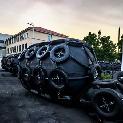 Jakość Pneumatyczny odbijacz gumowy ISO17357 Certyfikowana ochrona morska fabryka