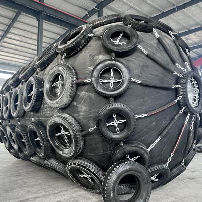 Jakość Initial Internal Pressure 80kpa Marine Fendre Net Type Ideal for Marine Vessel Impact Absorption and Dock Safety Systems fabryka