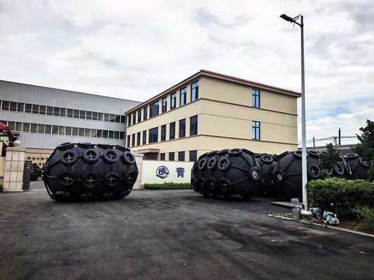 Jakość Cumowanie i ochrona statków ułatwione dzięki standardowym technicznym odbojnicom statkowym fabryka