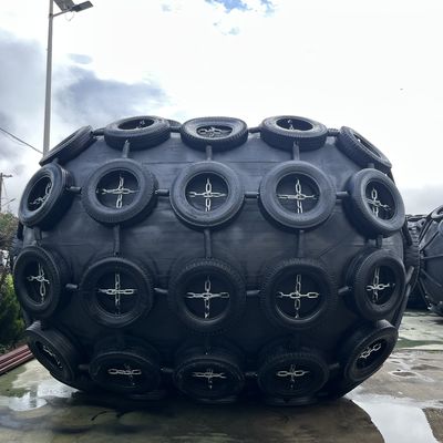 Jakość Spersonalizowane rozmiary Pneumatyczne błotniki gumowe ISO17357 z ciśnieniem 50 kPa 80 kPa dla przemysłu morskiego fabryka