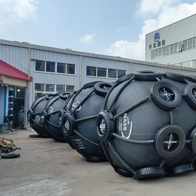 Jakość Niestandardowy pneumatyczny gumowy fender ISO17357 Standard 0,3-4,8 M fabryka