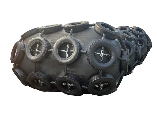 Jakość Zawór bezpieczeństwa wraz z pneumatycznym gumowym fenderem zapewniającym odporność na warunki pogodowe i antykollicyjny rodzaj rurowego poręcza zabezpieczającego dla bezpieczeństwa przystosowywania statków fabryka