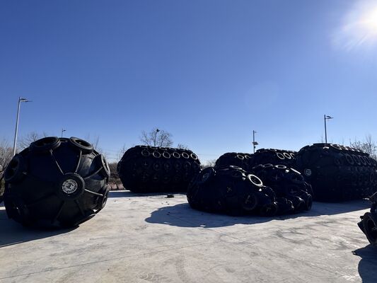 Jakość Customized ISO17357 Pneumatic Rubber Fender 0.3-4.8 M for Marine Applications fabryka