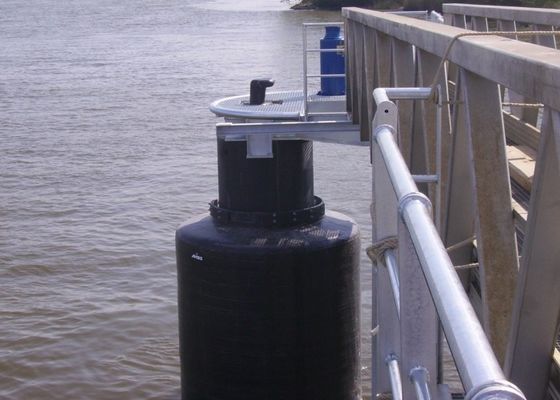 Jakość Wysokowydajne, wypełnione pianką błotniki Dostosowane czarne błotniki dokowe fabryka