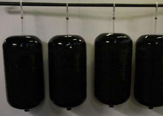 Jakość Odbojniki o wysokiej wytrzymałości wypełnione pianką morską Czarne błotniki do łodzi Ochrona statku fabryka