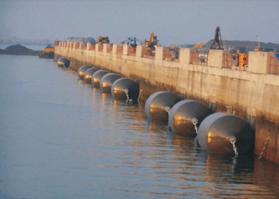 Jakość High Density Foam Core Foam Filled Fender with High Energy Absorption Capacity and Positive Buoyancy for Marine Protection fabryka