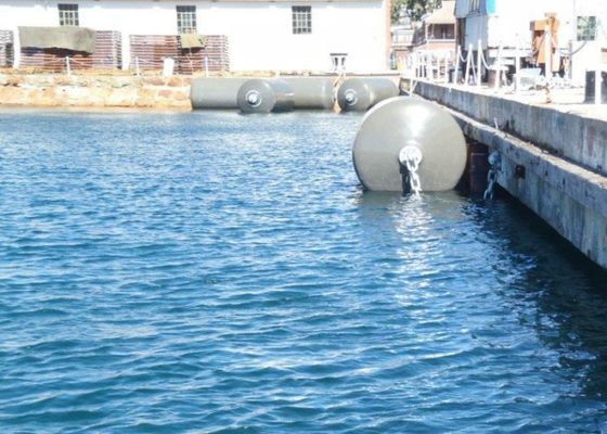 Jakość Marine Fender with High Energy Absorption Capacity UV Resistant And Corrosion Resistant Foam Filled Fender with 24 Months Warranty Fabryka