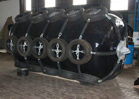 Jakość 4000MM 1110KN Błotnik morski wypełniony pianką poliuretanową EVA fabryka