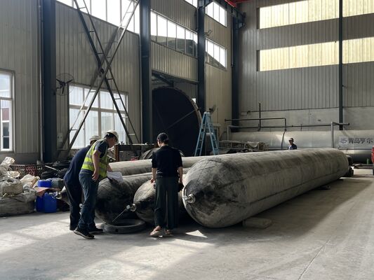 Jakość Marine Rubber Airbag with High Grip Surface Pattern for Stable Shipyard Positioning in 0.8-3 M Diameter and 4-25 M Length Fabryka