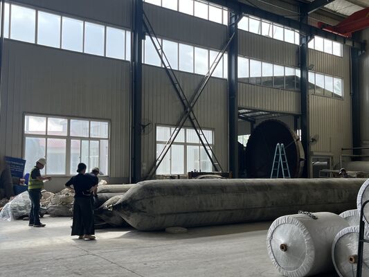 Jakość Marine Rubber Airbag with Stainless Steel Mounting Hardware for Corrosion Free Installation Fabryka