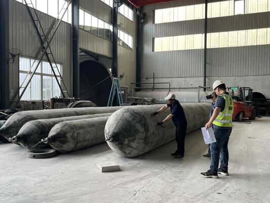 Jakość Marine Rubber Airbag with Stainless Steel Mounting Hardware for Corrosion Free Installation and 0.8-3 M Diameter Fabryka