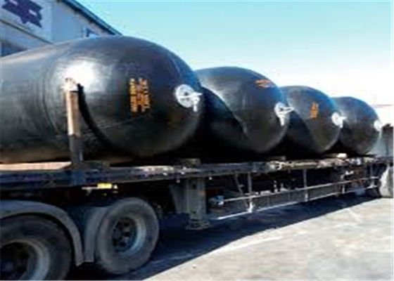 Jakość 9m 50kPa Pływający gumowy pneumatyczny błotnik morski fabryka