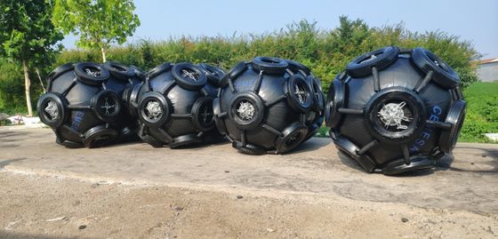 Jakość Pływający pneumatyczny błotnik morski Kauczuk naturalny do cumowania statków towarowych fabryka