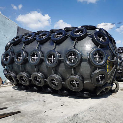 Jakość ISO 17357 Standardowe pneumatyczne gumowe zawieszenie błotnika typu Yokohama Fender fabryka