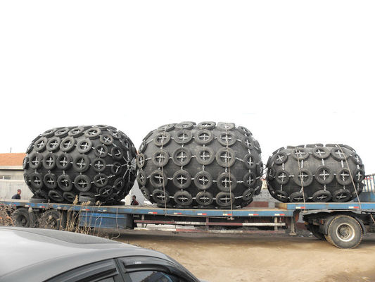 Jakość 50KPa / 80Kpa Certyfikat ISO 17357 Pneumatyczne gumowe błotniki typu Yokohama fabryka