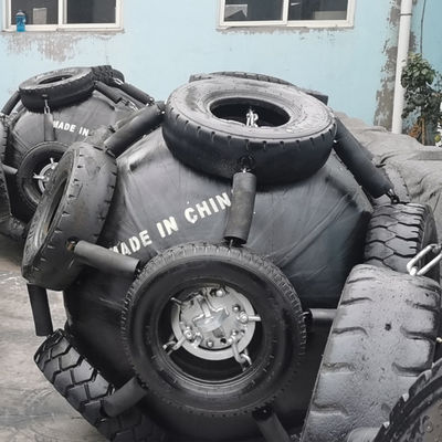 Jakość Gumowy błotnik typu łodzi Pływające nadmuchiwane gumowe błotniki morskie fabryka