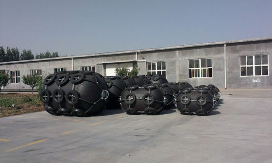 Jakość Pływające nadmuchiwane błotniki morskie z naturalnej gumy Błotniki pneumatyczne Yokohama fabryka