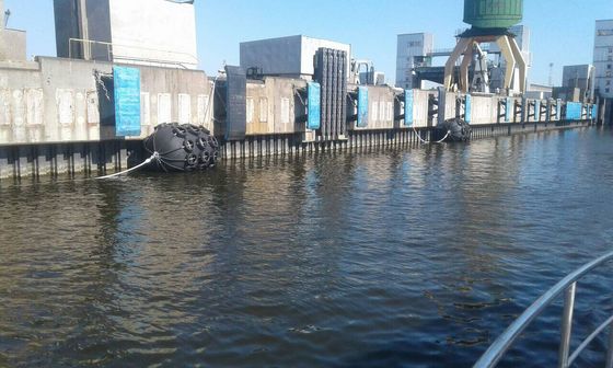 Jakość Siatka na opony Gumowa stacja dokująca Fender 2000x4000mtr 50kpa Pnuematic marine Fender fabryka