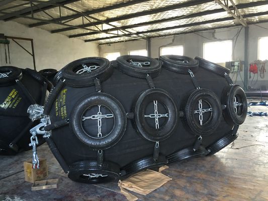 Jakość Pneumatyczny gumowy błotnik typu Yokohama Nadmuchiwany gumowy błotnik Yokohama Dock fabryka