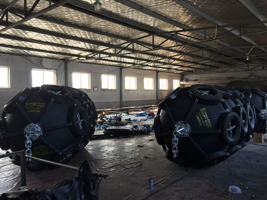 Jakość Taśma do łodzi Gumowa pneumatyczna rolka błotnika morskiego Błotniki morskie fabryka