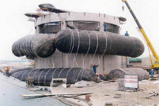 Jakość Marine Heavy Lifting Airbags Dry Dock Launch Lifting Ship and Marine Airbag fabryka