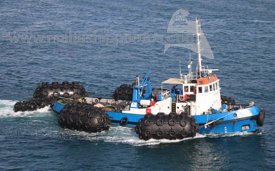 Jakość 50KPA Rozmiar D2.5 * L4 Marine Pneumatyczny gumowy błotnik Nadmuchiwana łódź pływająca fabryka