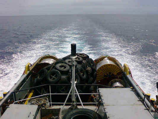 Jakość 50kpa Submarine Sling Fender Yokohama Pneumatyczny gumowy błotnik do cumowania statku fabryka