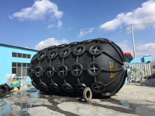 Jakość ISO 17357 Pneumatyczny błotnik morski Pływający błotnik Yokohama fabryka